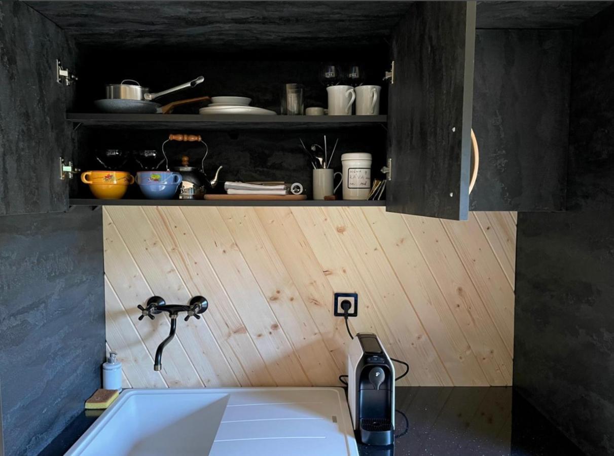 Obytny Kontejner Cabin Stars Zator ภายนอก รูปภาพ